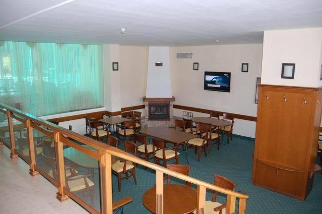 Hotel Seasons Triawna Zewnętrze zdjęcie